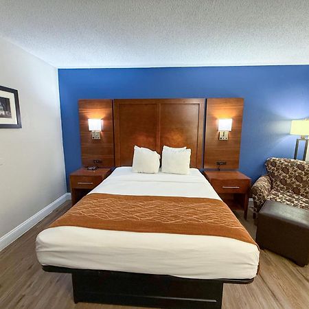 Comfort Inn & Suites St Louis-Hazelwood Exteriör bild
