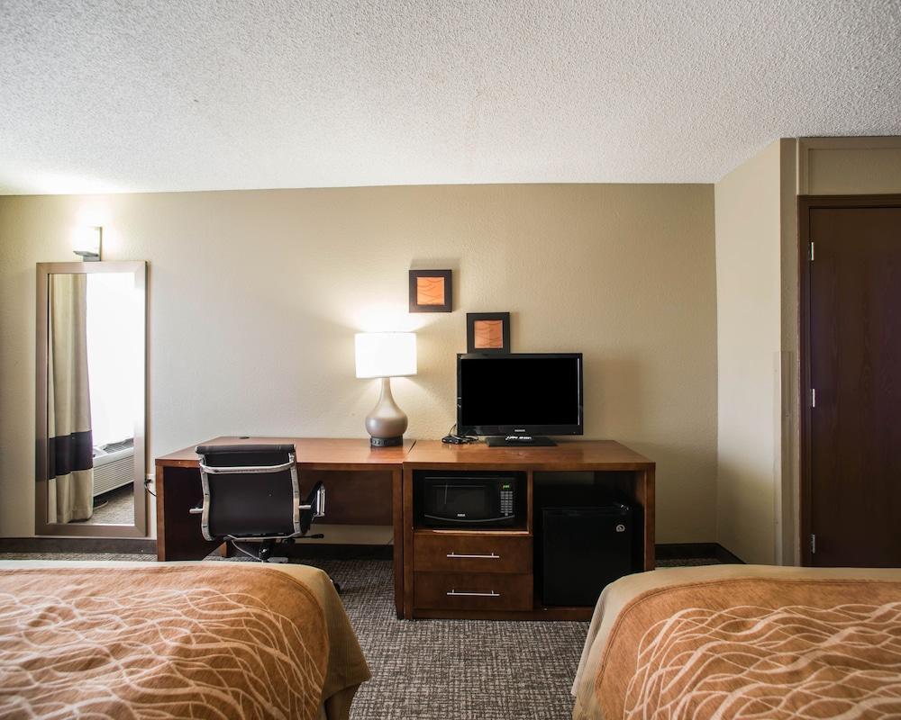 Comfort Inn & Suites St Louis-Hazelwood Exteriör bild