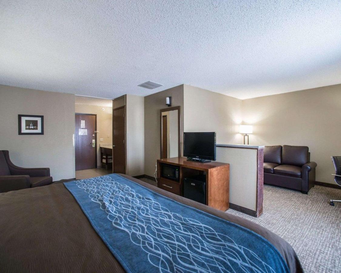 Comfort Inn & Suites St Louis-Hazelwood Exteriör bild