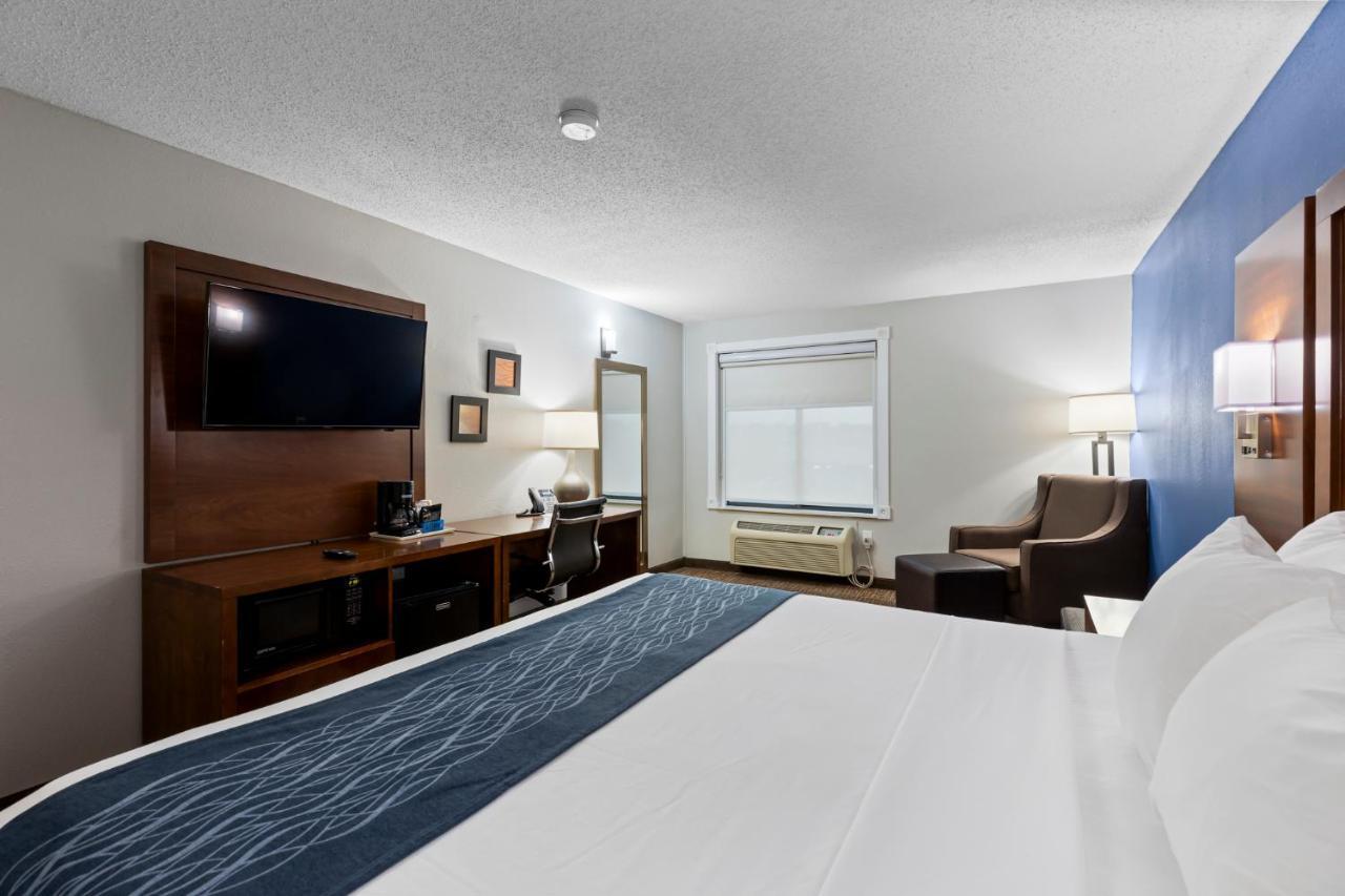 Comfort Inn & Suites St Louis-Hazelwood Exteriör bild