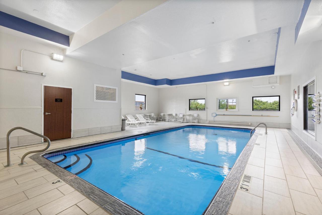 Comfort Inn & Suites St Louis-Hazelwood Exteriör bild