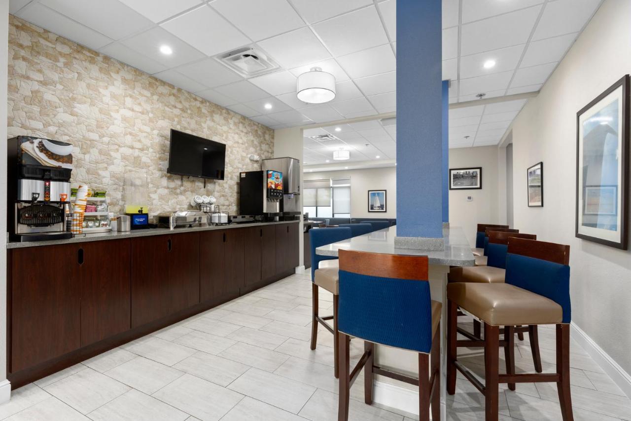 Comfort Inn & Suites St Louis-Hazelwood Exteriör bild