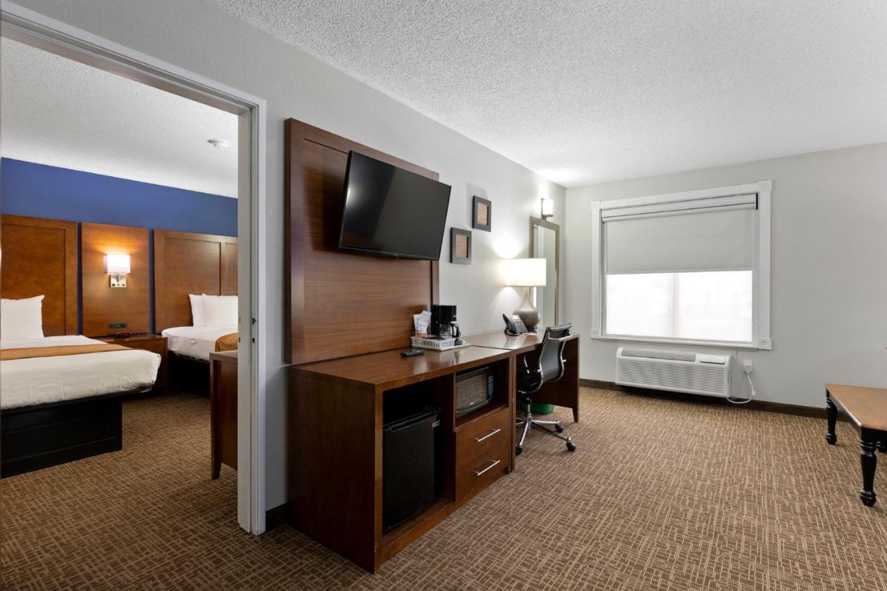 Comfort Inn & Suites St Louis-Hazelwood Exteriör bild