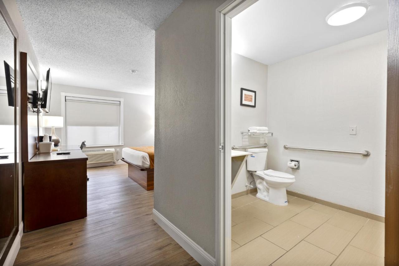 Comfort Inn & Suites St Louis-Hazelwood Exteriör bild