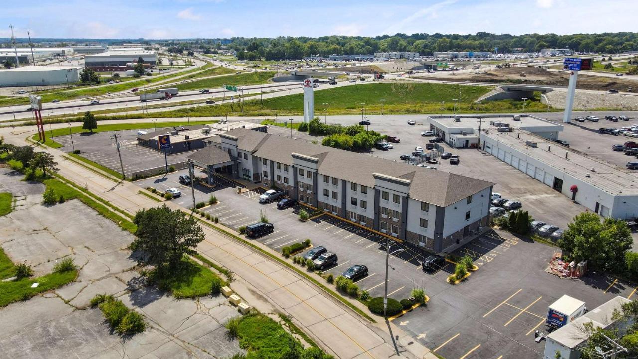 Comfort Inn & Suites St Louis-Hazelwood Exteriör bild