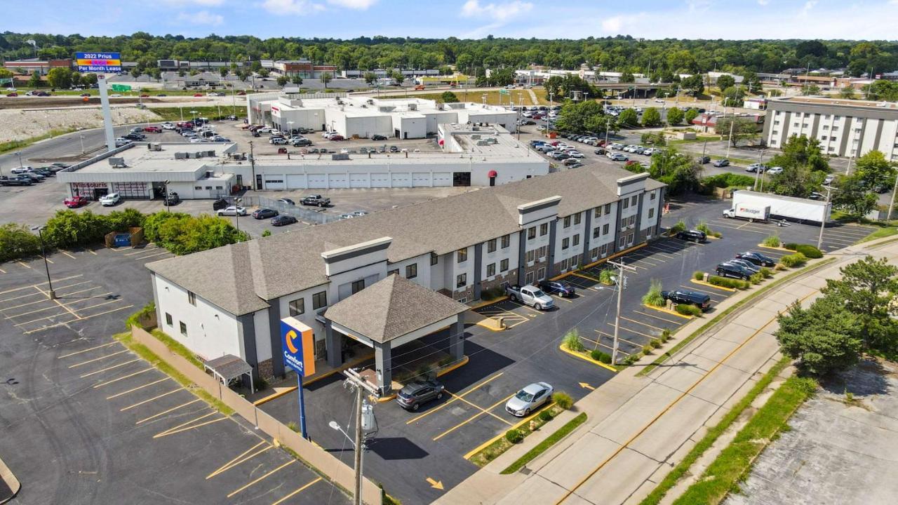 Comfort Inn & Suites St Louis-Hazelwood Exteriör bild