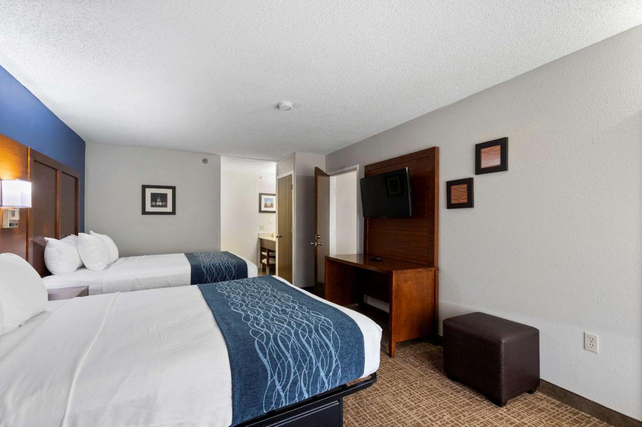 Comfort Inn & Suites St Louis-Hazelwood Exteriör bild