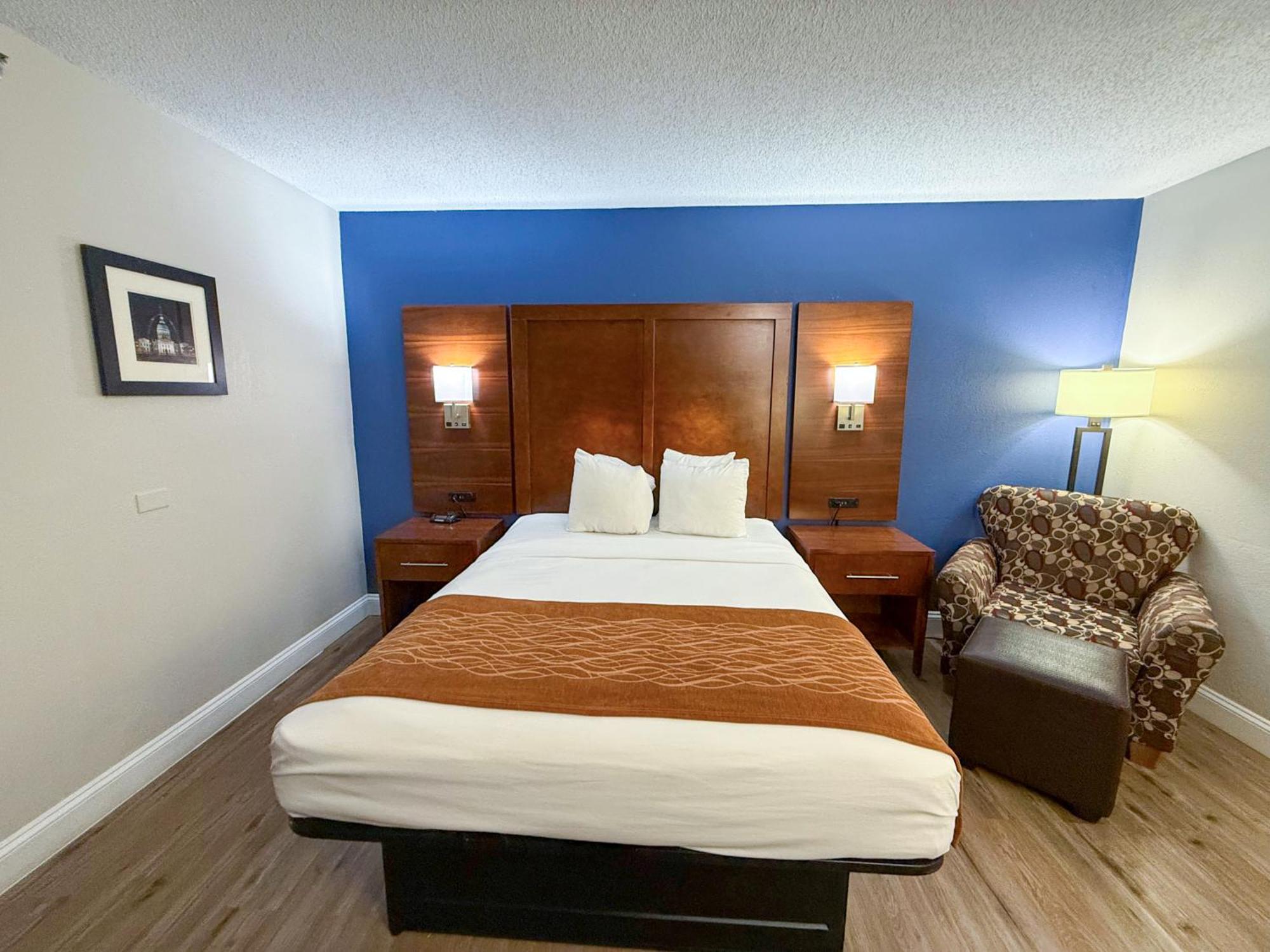 Comfort Inn & Suites St Louis-Hazelwood Exteriör bild