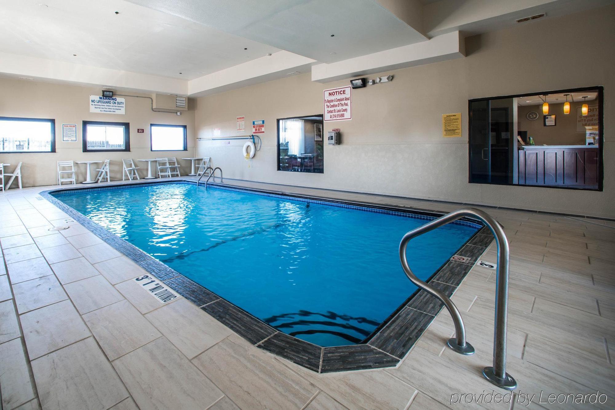 Comfort Inn & Suites St Louis-Hazelwood Exteriör bild