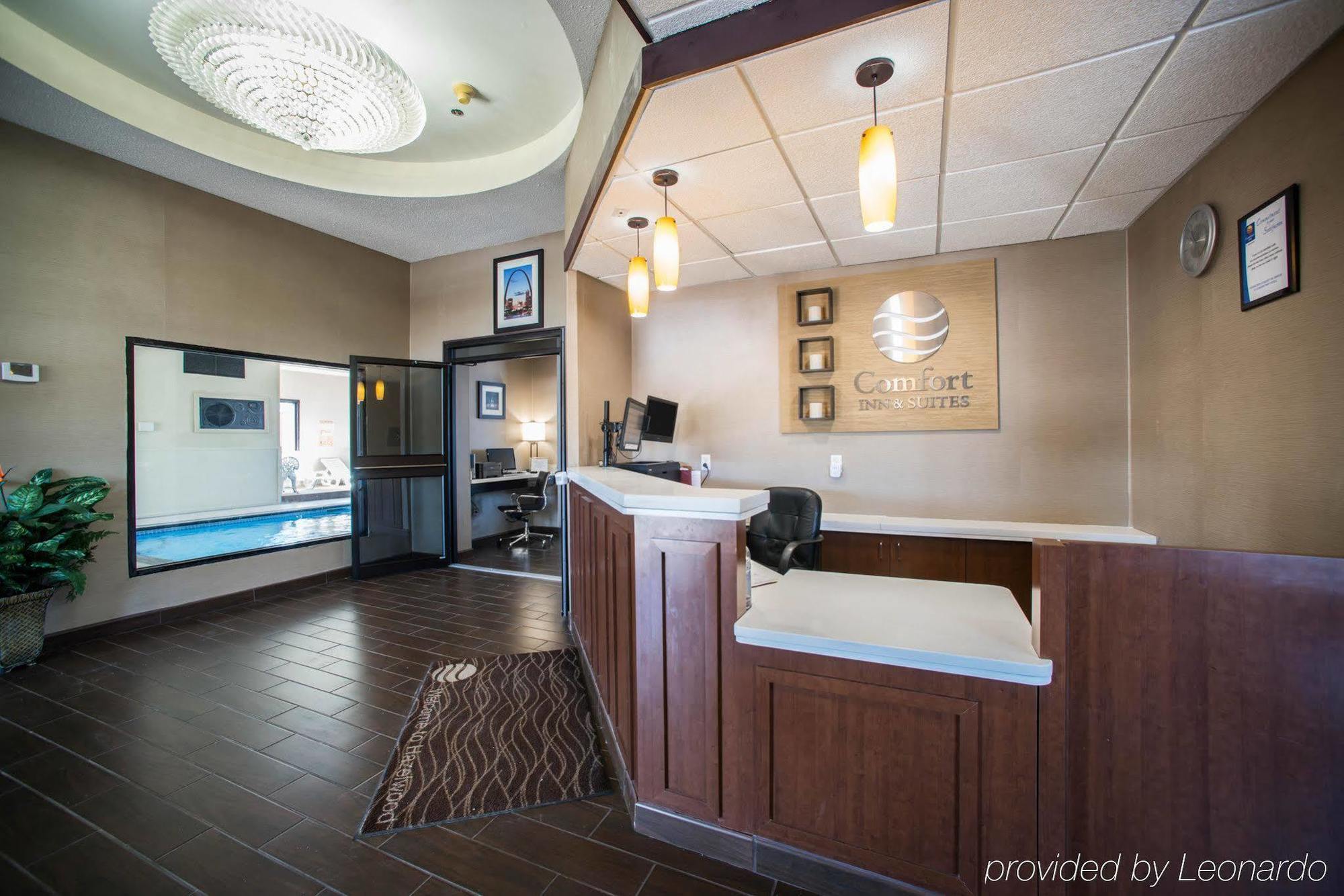 Comfort Inn & Suites St Louis-Hazelwood Exteriör bild