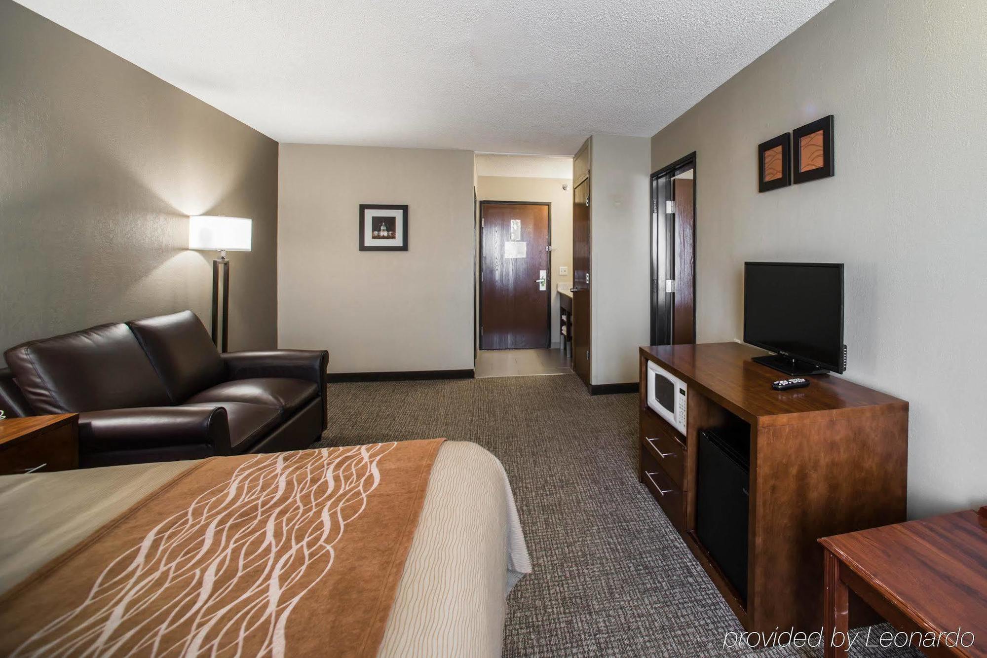Comfort Inn & Suites St Louis-Hazelwood Exteriör bild