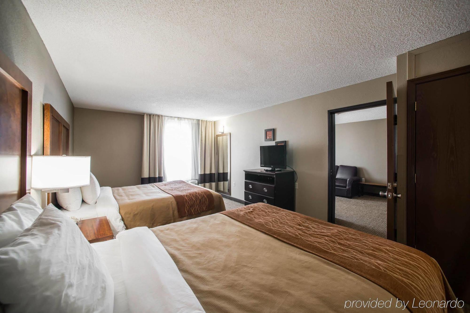 Comfort Inn & Suites St Louis-Hazelwood Exteriör bild