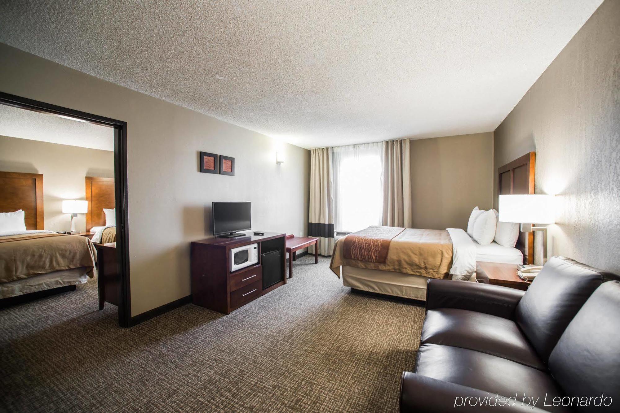 Comfort Inn & Suites St Louis-Hazelwood Exteriör bild