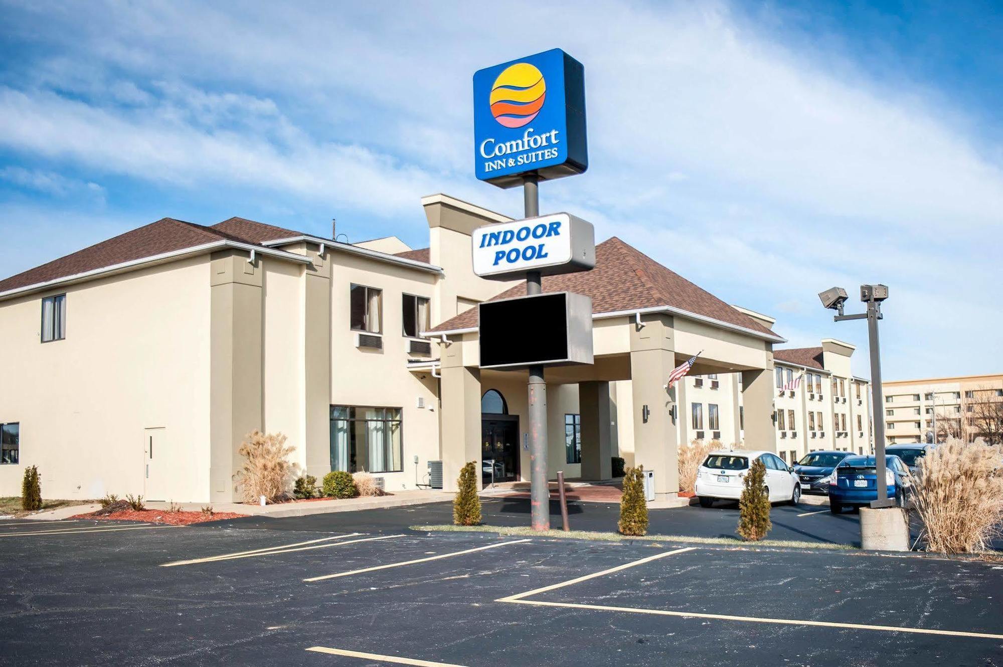 Comfort Inn & Suites St Louis-Hazelwood Exteriör bild