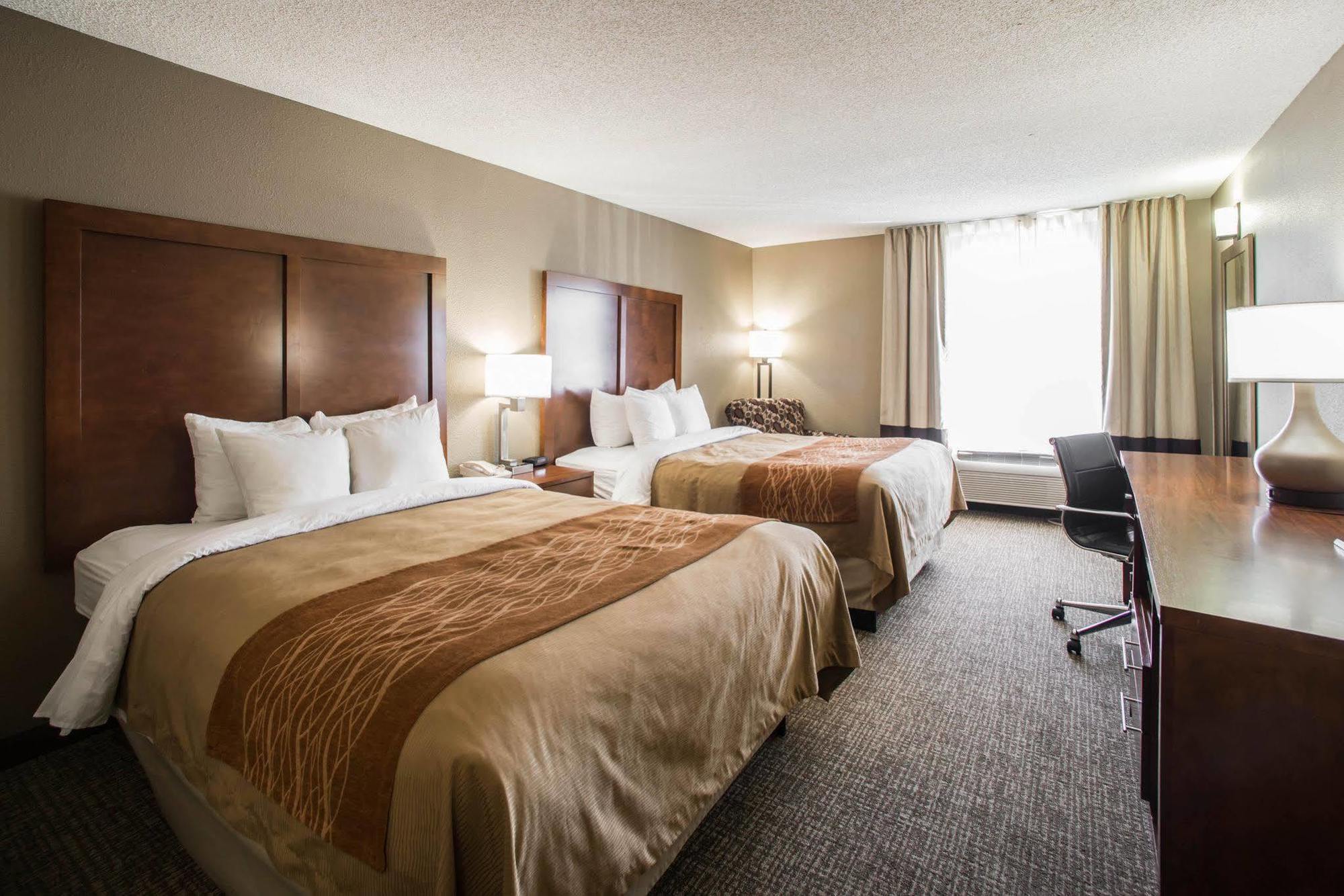 Comfort Inn & Suites St Louis-Hazelwood Exteriör bild